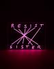 Resist  pannello in plexiglass con scritta luce a Led di Seletti - foto 2